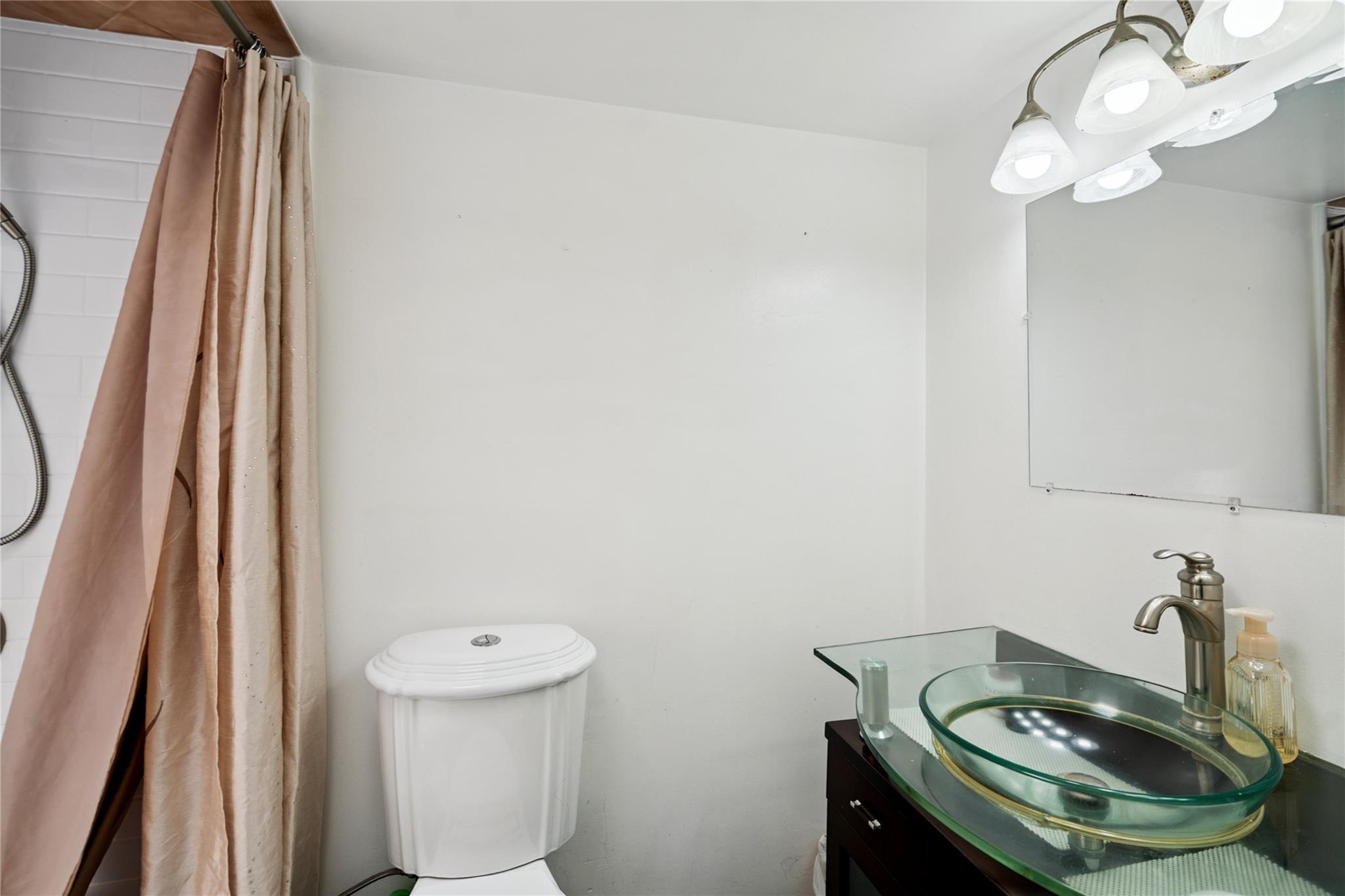88 E Valley Stream Boulevard Unit: 7
