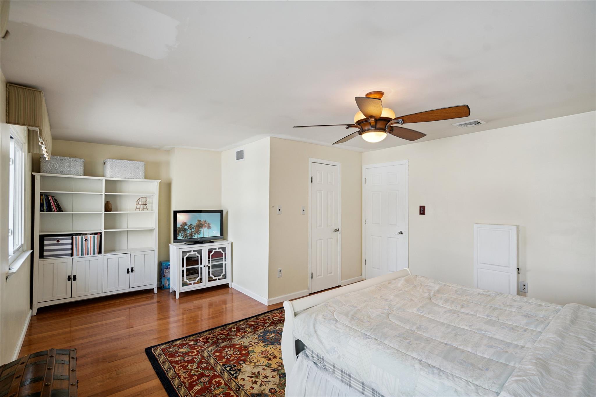 88 E Valley Stream Boulevard Unit: 7