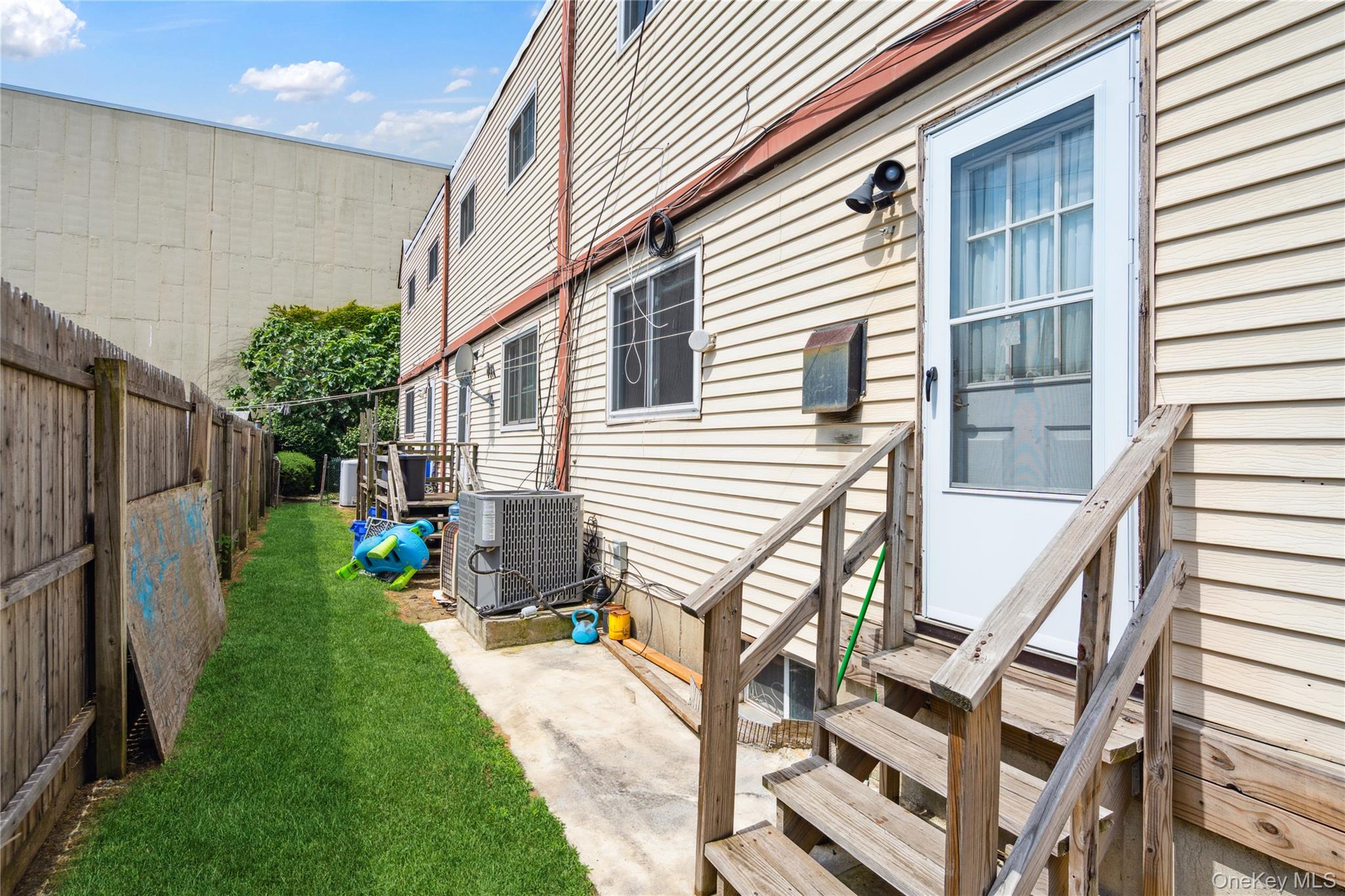 88 E Valley Stream Boulevard Unit: 7