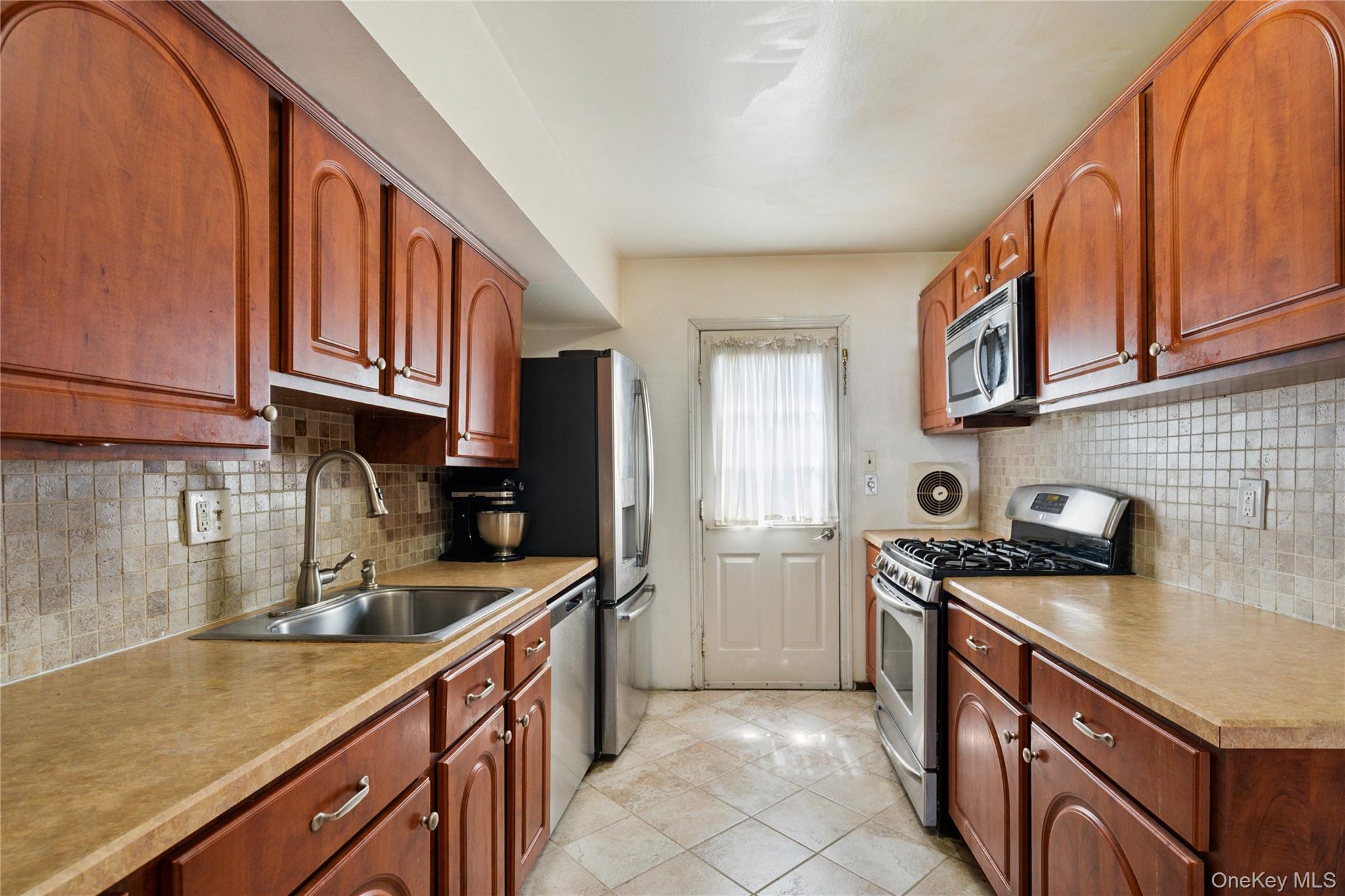 88 E Valley Stream Boulevard Unit: 7