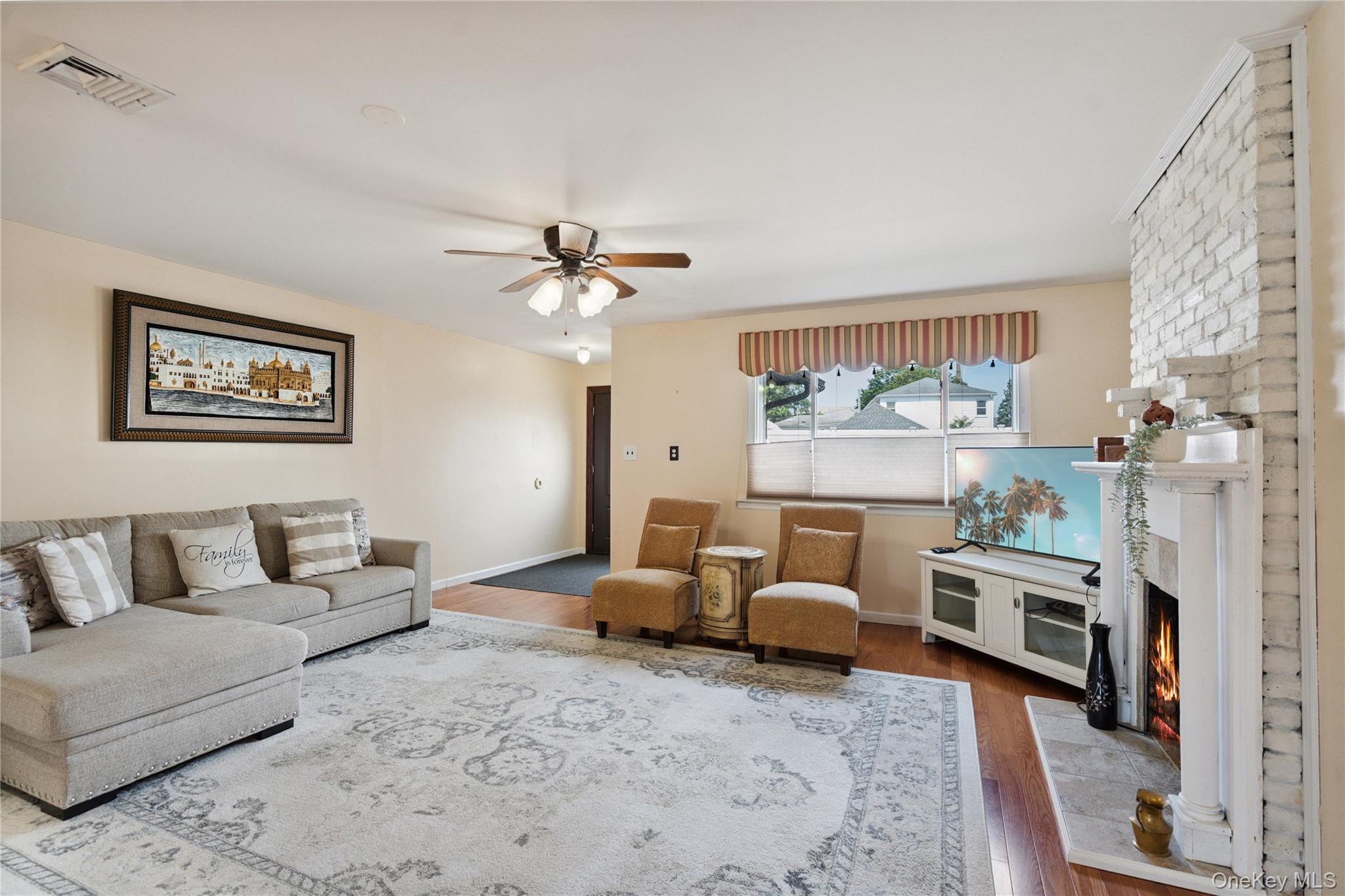 88 E Valley Stream Boulevard Unit: 7