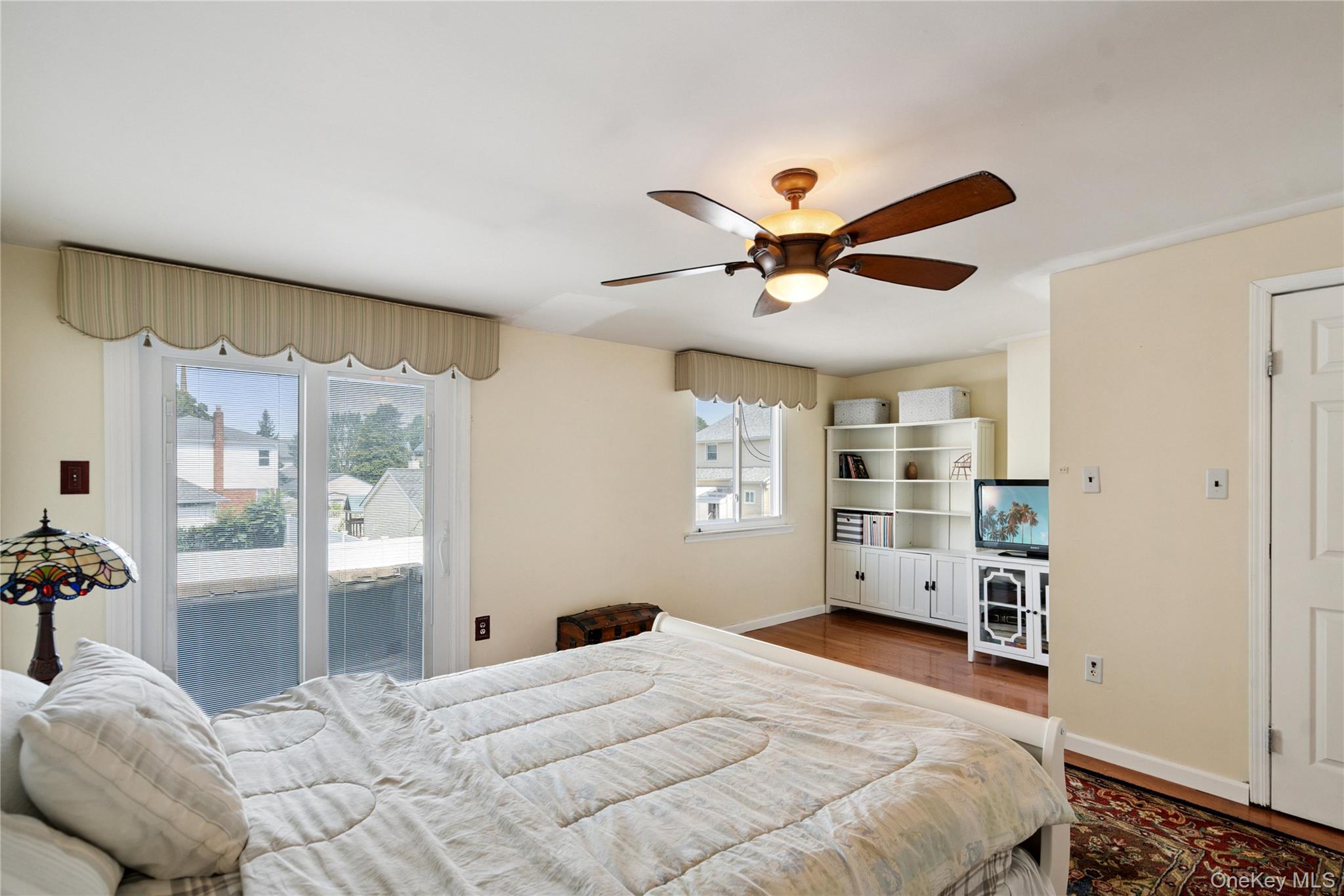 88 E Valley Stream Boulevard Unit: 7