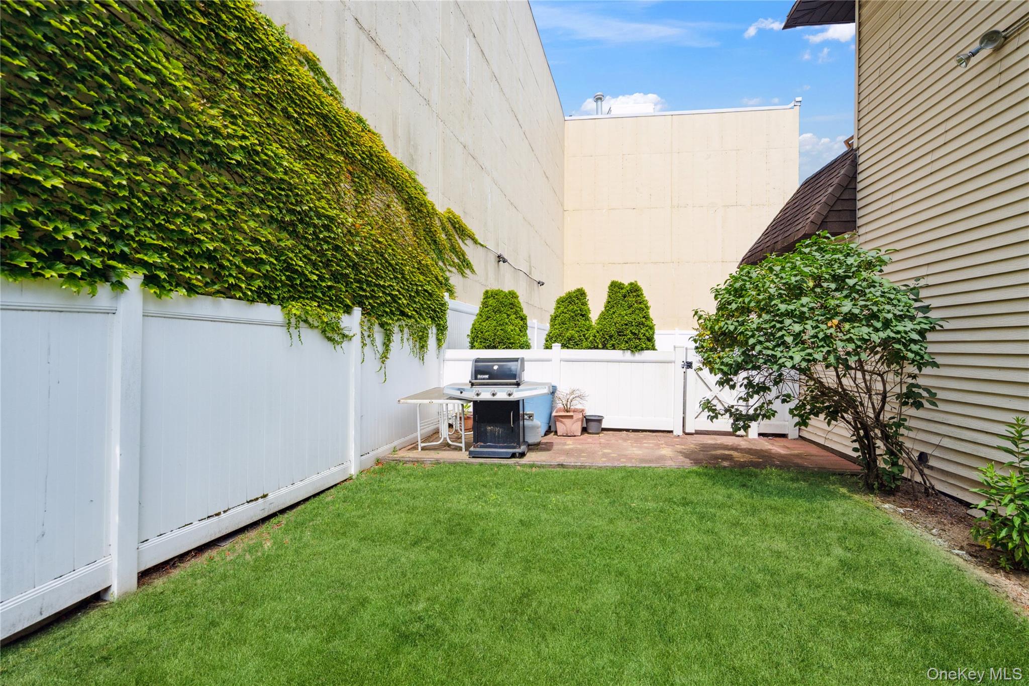 88 E Valley Stream Boulevard Unit: 7