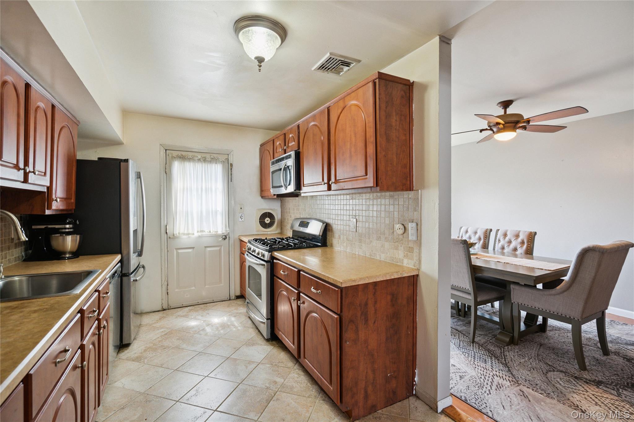 88 E Valley Stream Boulevard Unit: 7