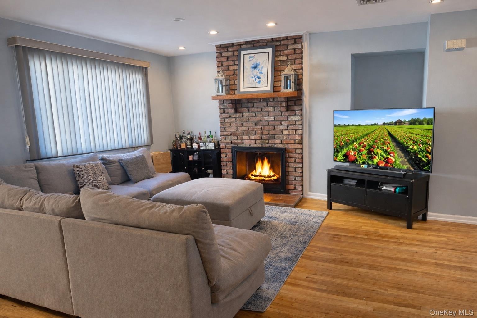 88 E Valley Stream Boulevard Unit: 9