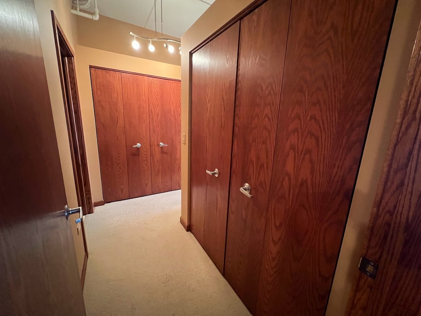 170 N Northwest Highway Unit: 408