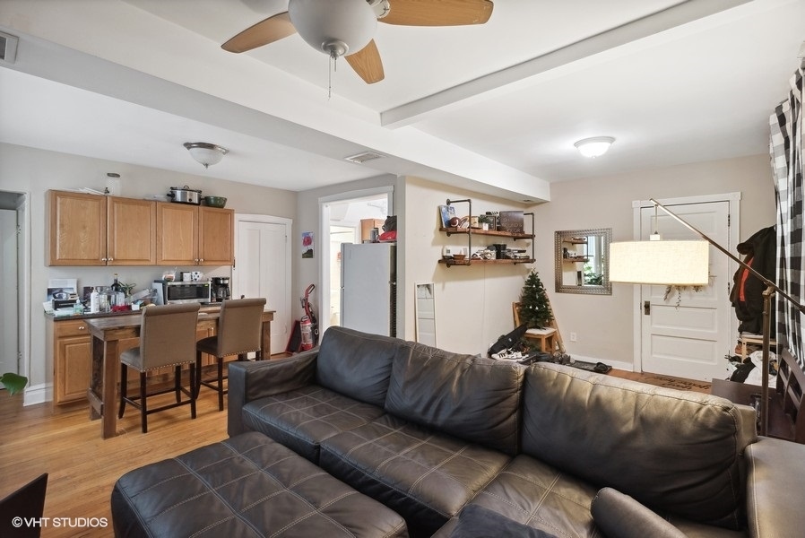 3017 W Eastwood Avenue