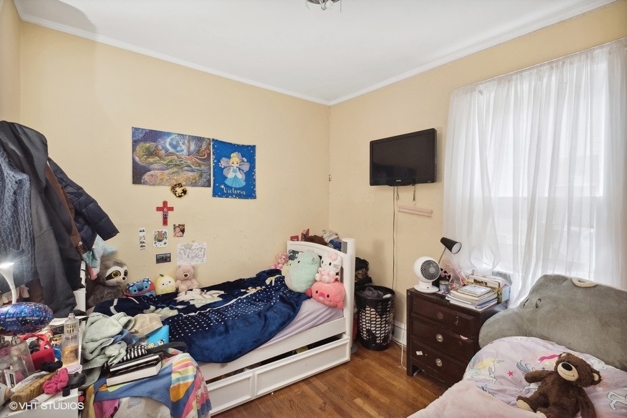 3017 W Eastwood Avenue