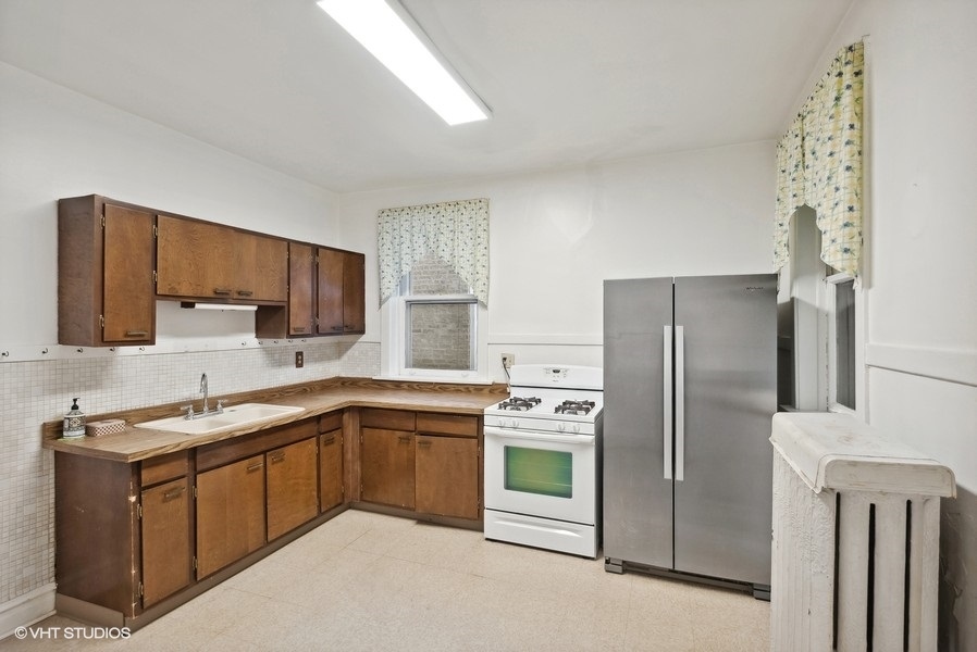 3017 W Eastwood Avenue