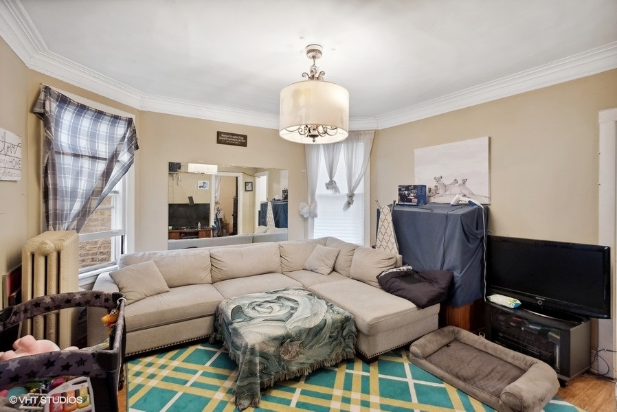 3017 W Eastwood Avenue