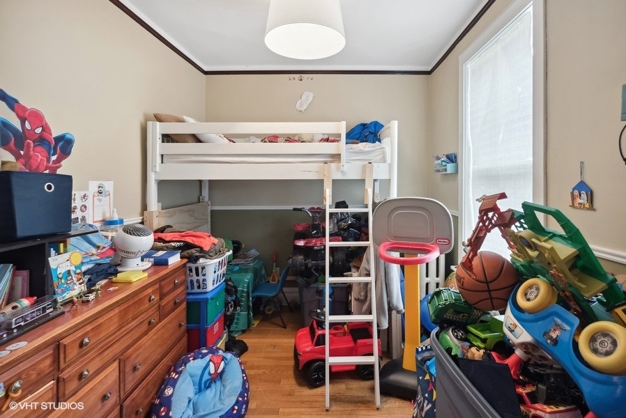 3017 W Eastwood Avenue