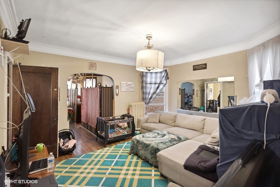 3017 W Eastwood Avenue