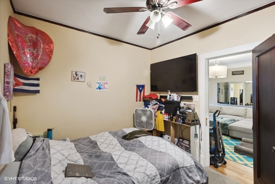 3017 W Eastwood Avenue