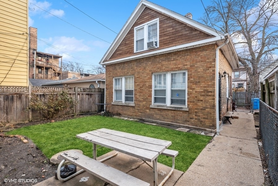 3017 W Eastwood Avenue