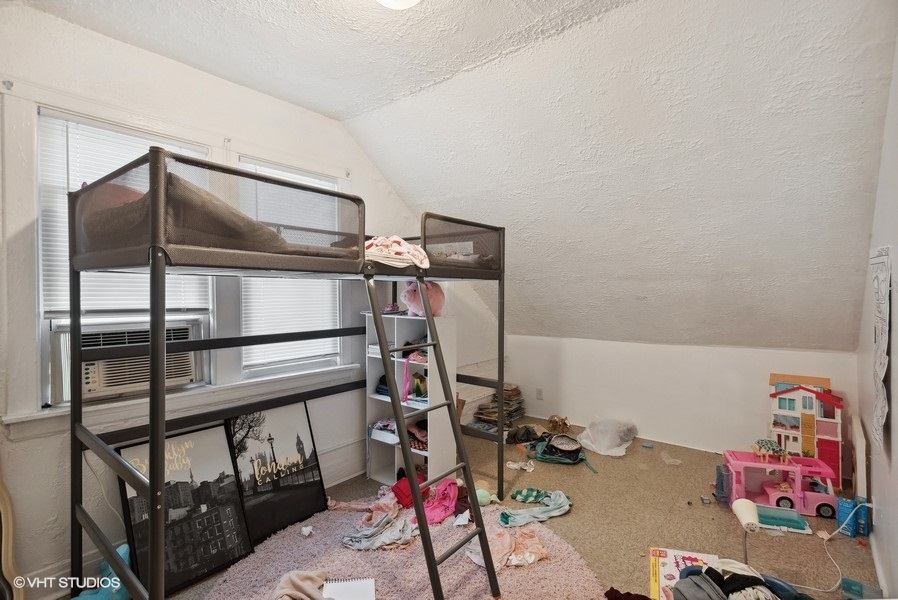 3017 W Eastwood Avenue