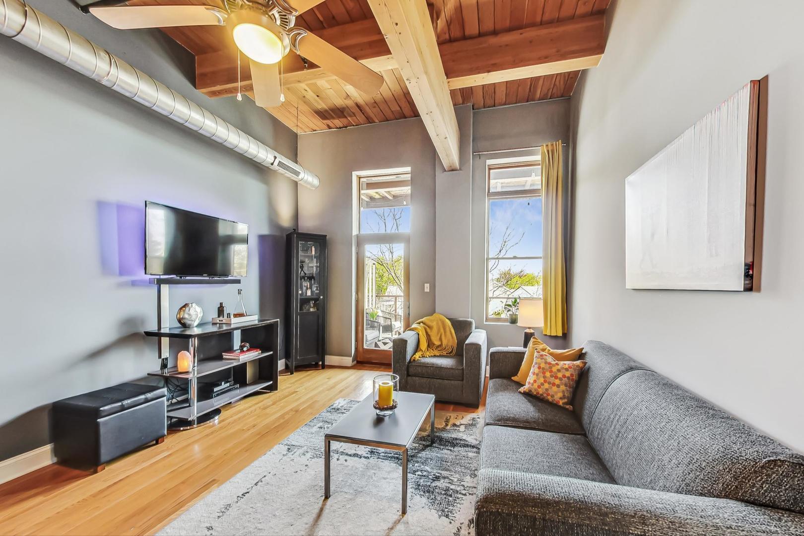 3637 N Spaulding Avenue Unit: 308