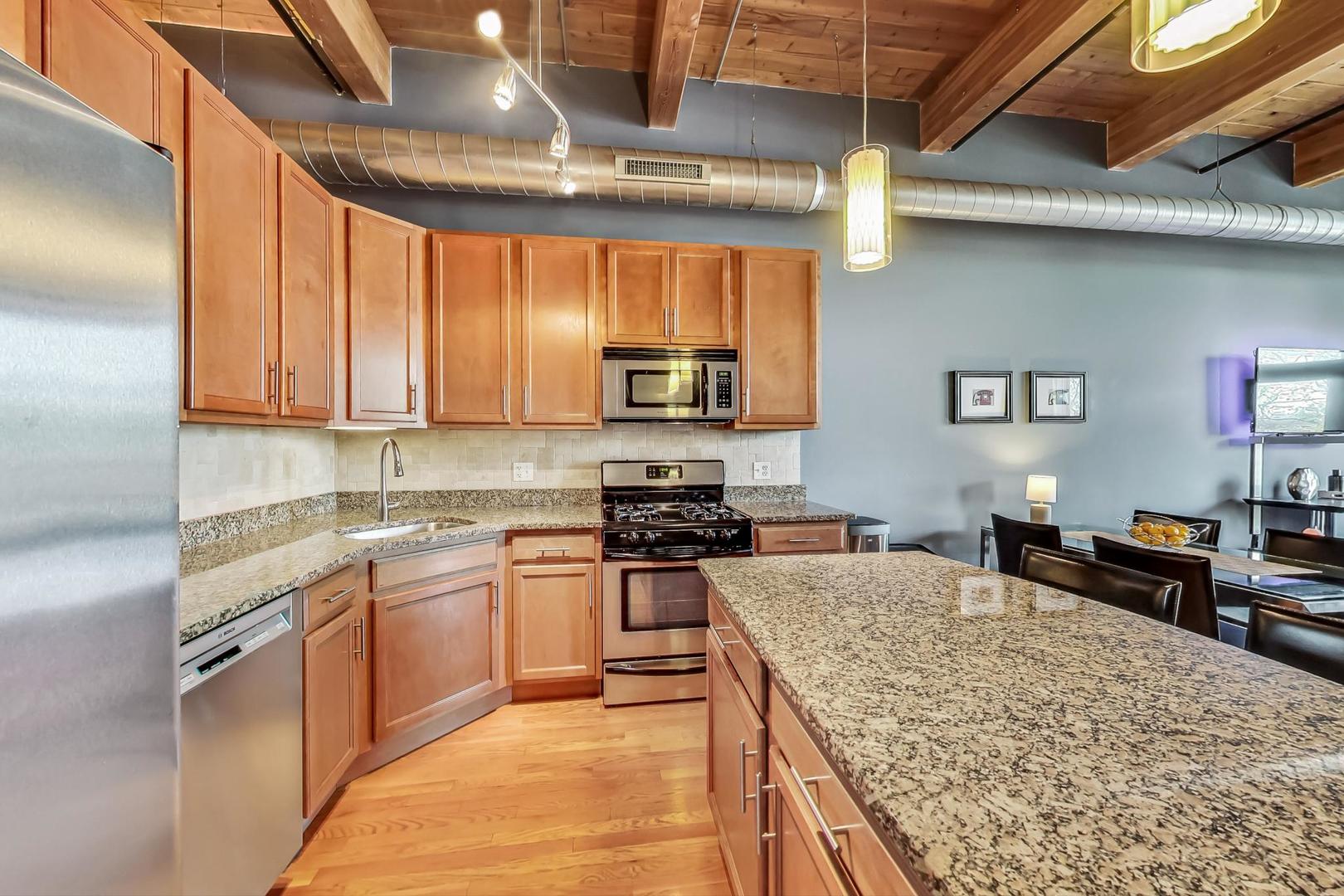 3637 N Spaulding Avenue Unit: 308