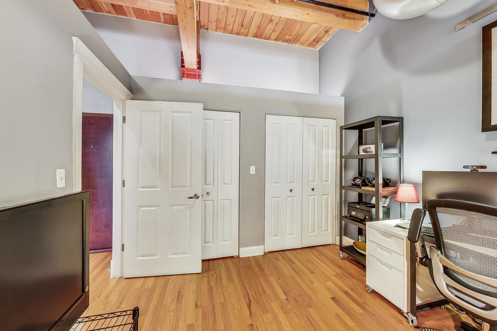 3637 N Spaulding Avenue Unit: 308