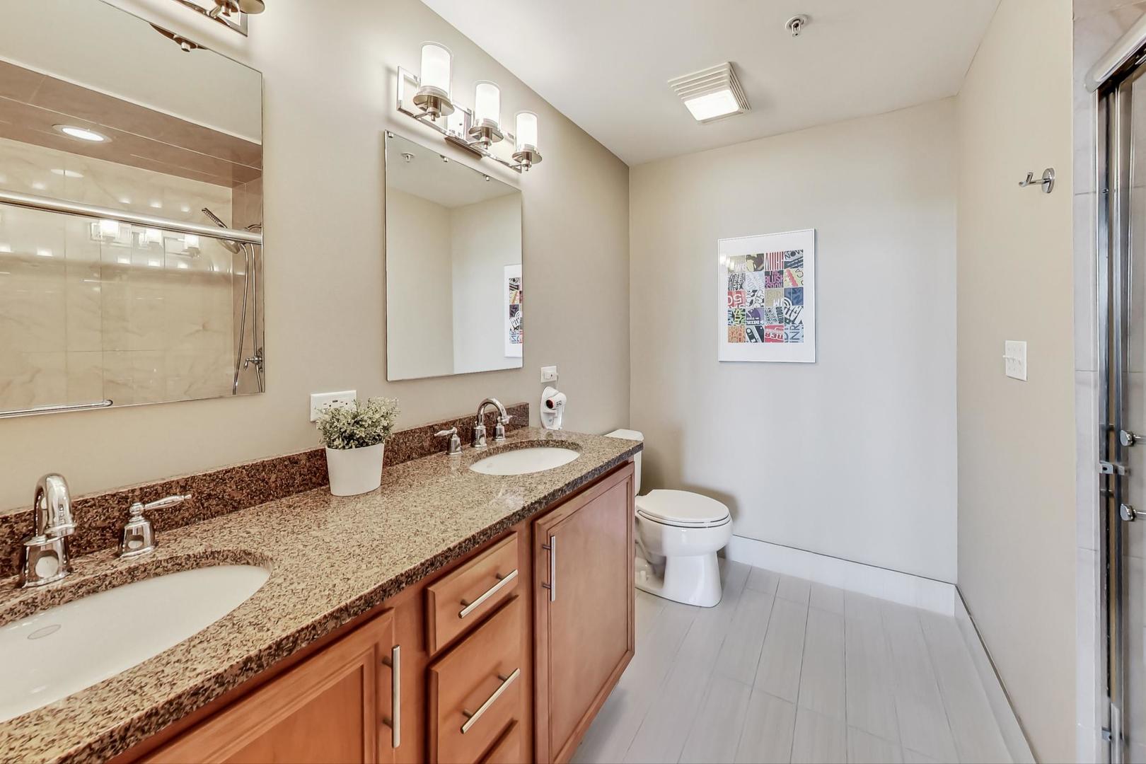 3637 N Spaulding Avenue Unit: 308