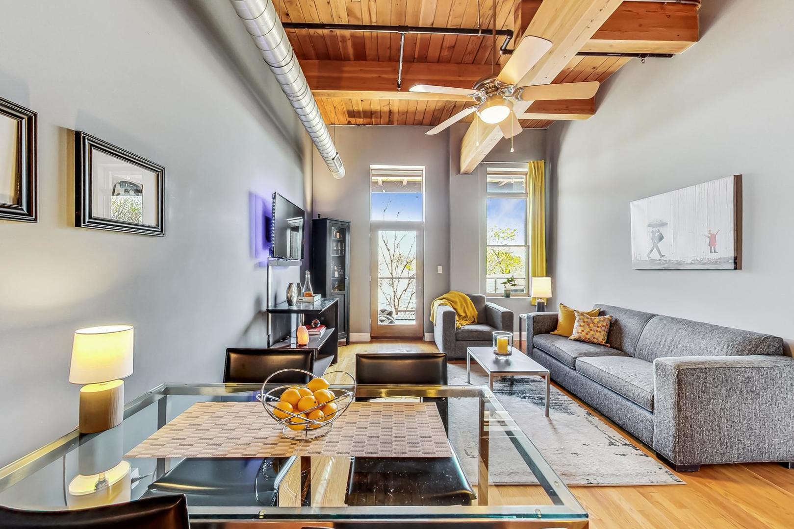 3637 N Spaulding Avenue Unit: 308
