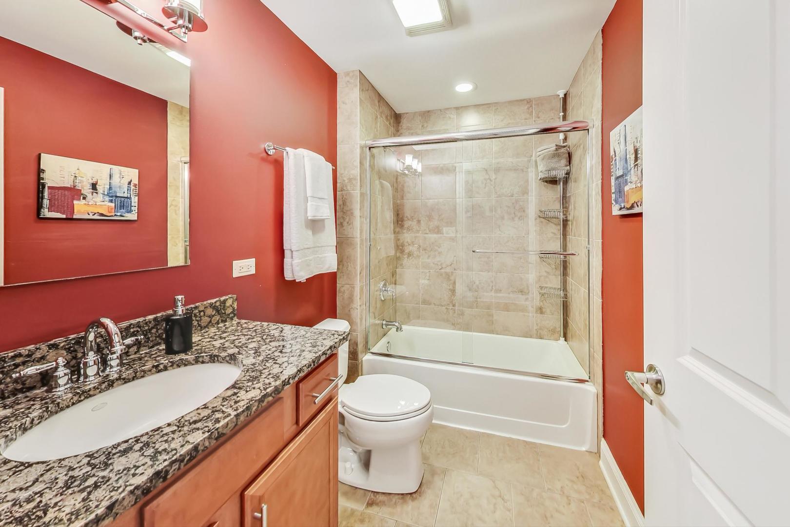 3637 N Spaulding Avenue Unit: 308