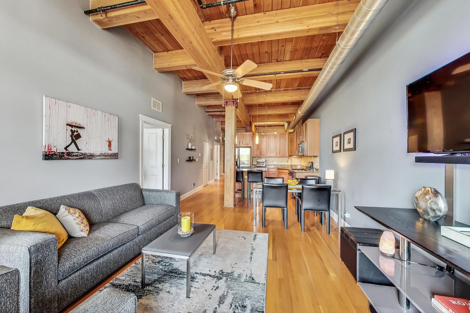 3637 N Spaulding Avenue Unit: 308