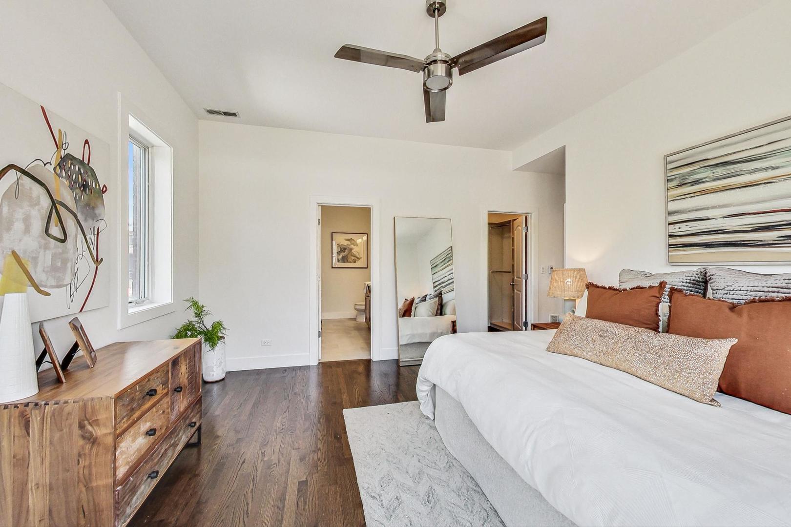 1604 W Augusta Boulevard Unit: 3E