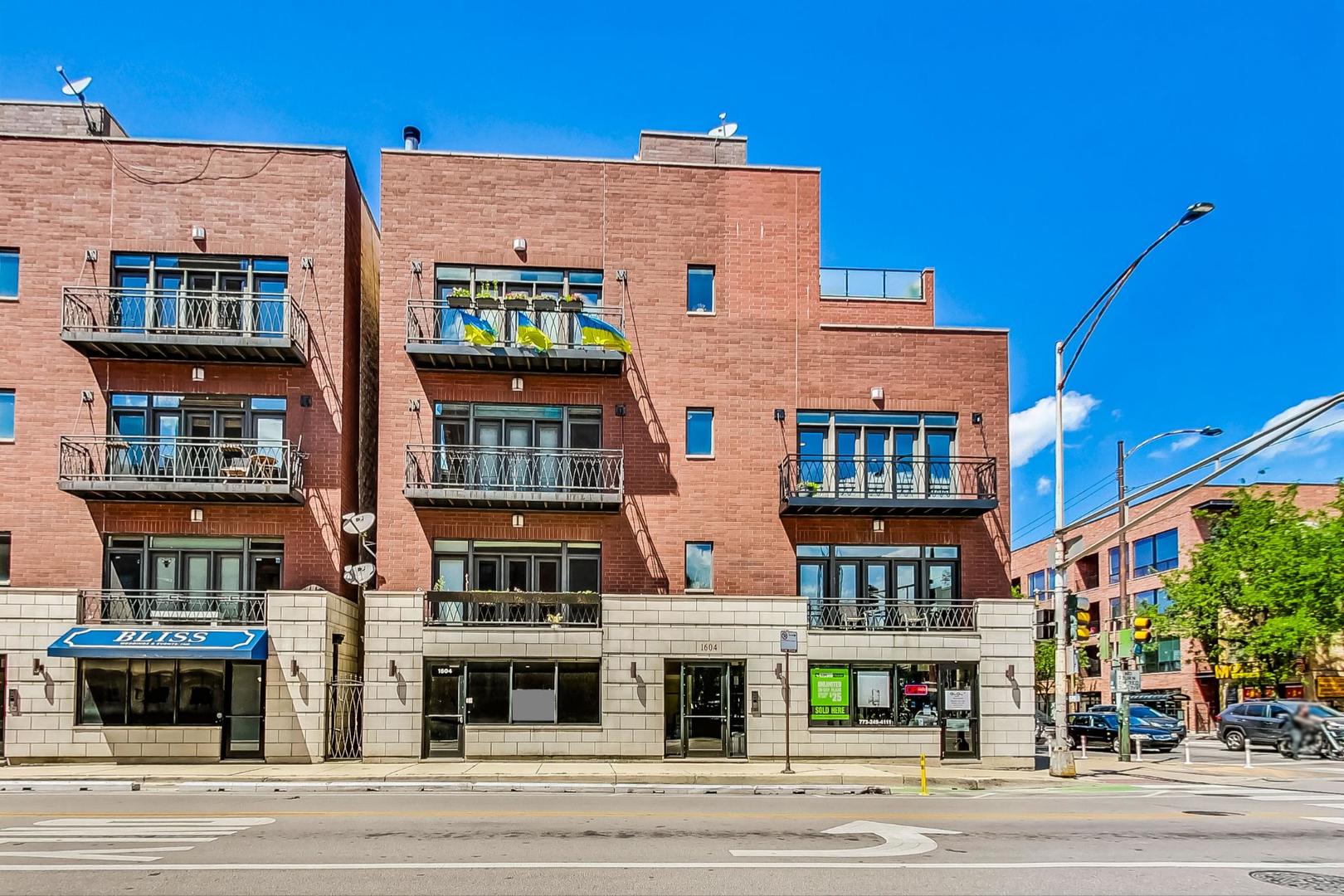 1604 W Augusta Boulevard Unit: 3E