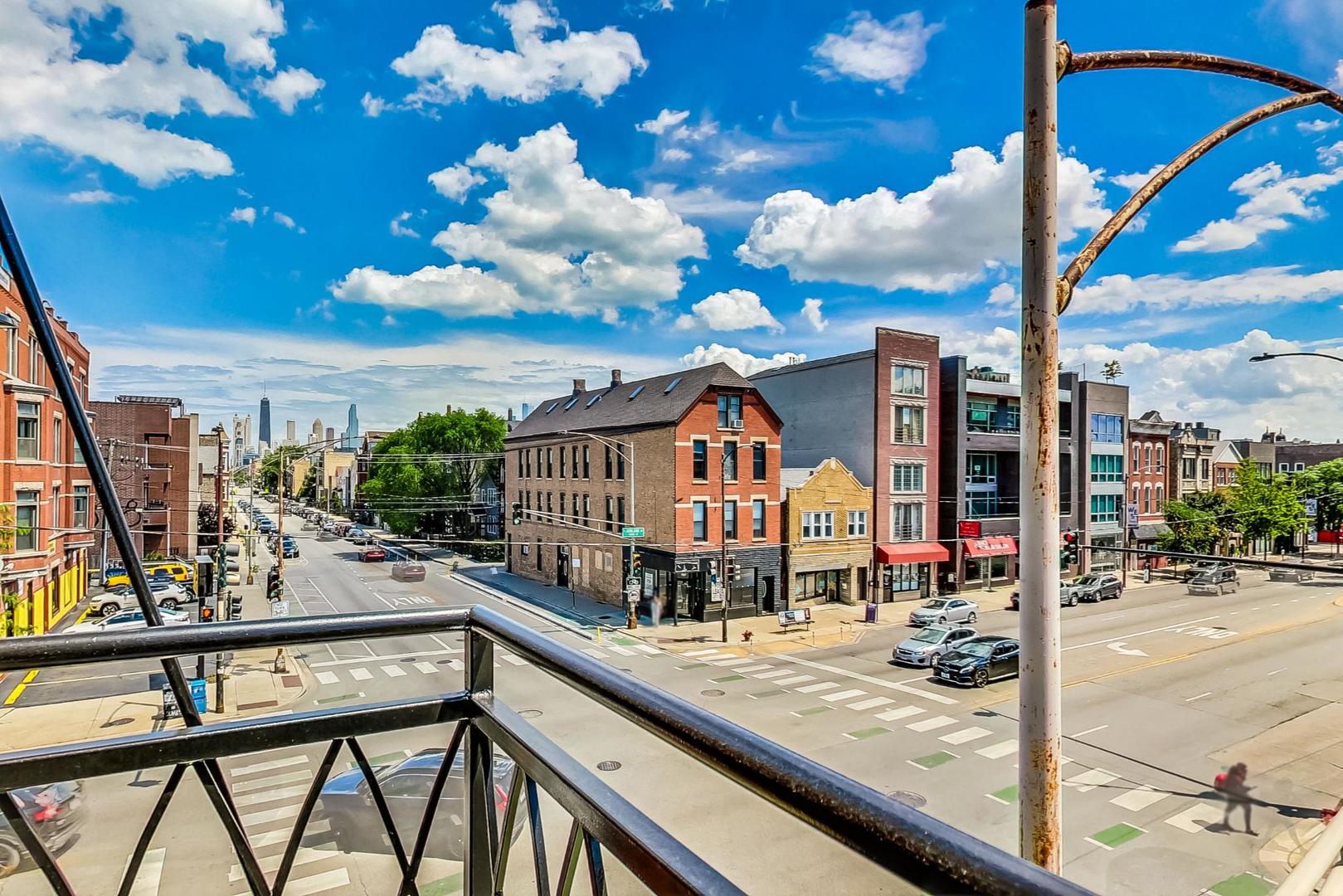 1604 W Augusta Boulevard Unit: 3E