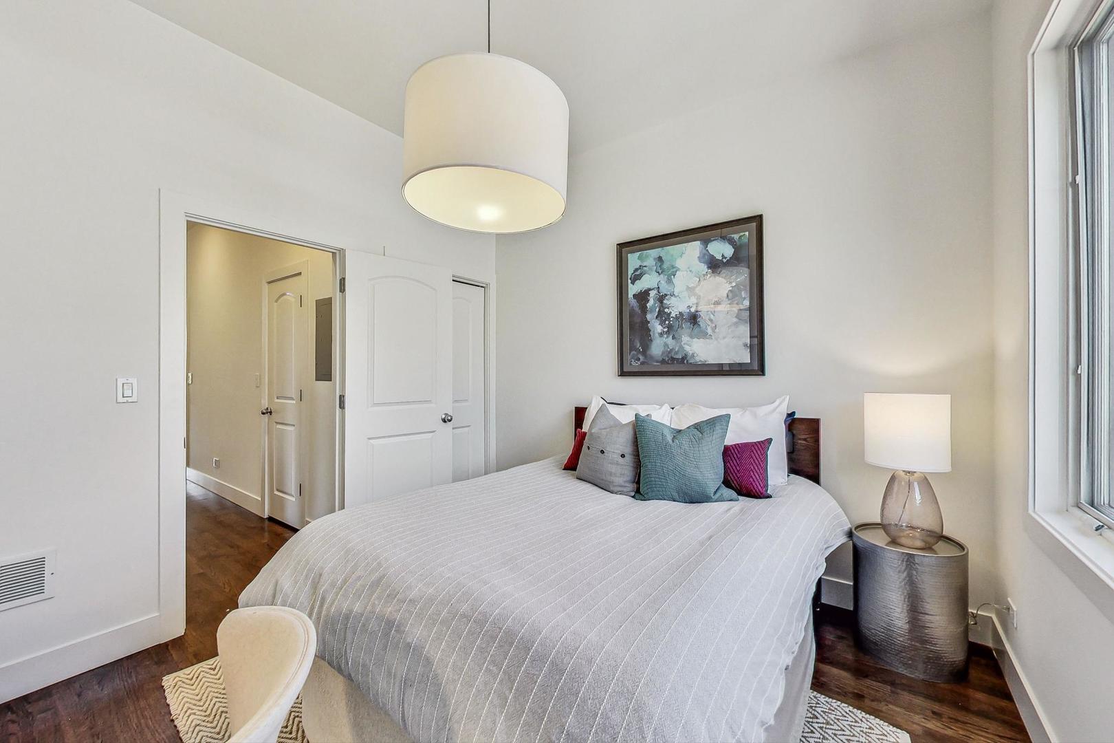 1604 W Augusta Boulevard Unit: 3E