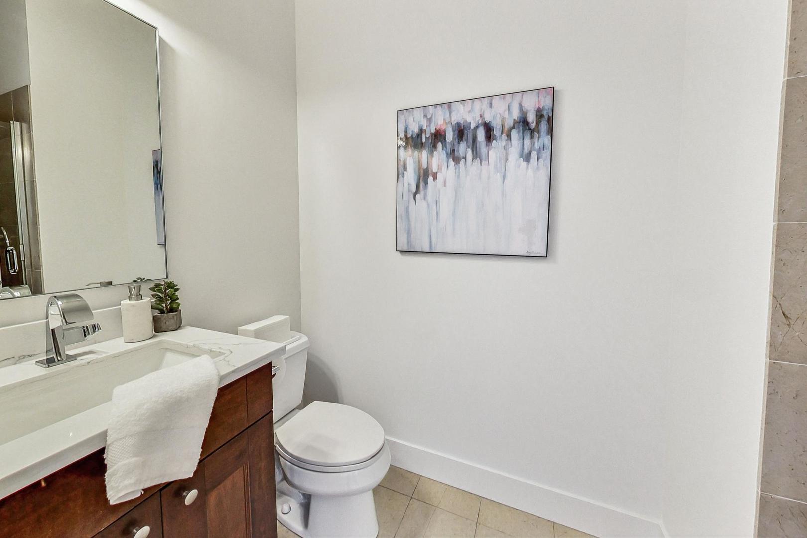 1604 W Augusta Boulevard Unit: 3E