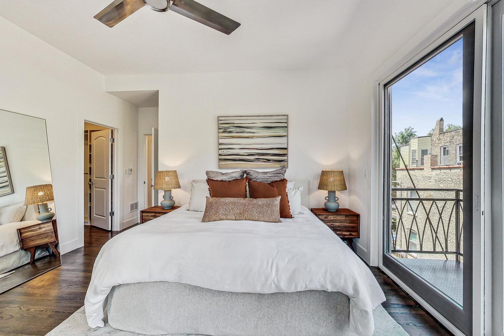 1604 W Augusta Boulevard Unit: 3E