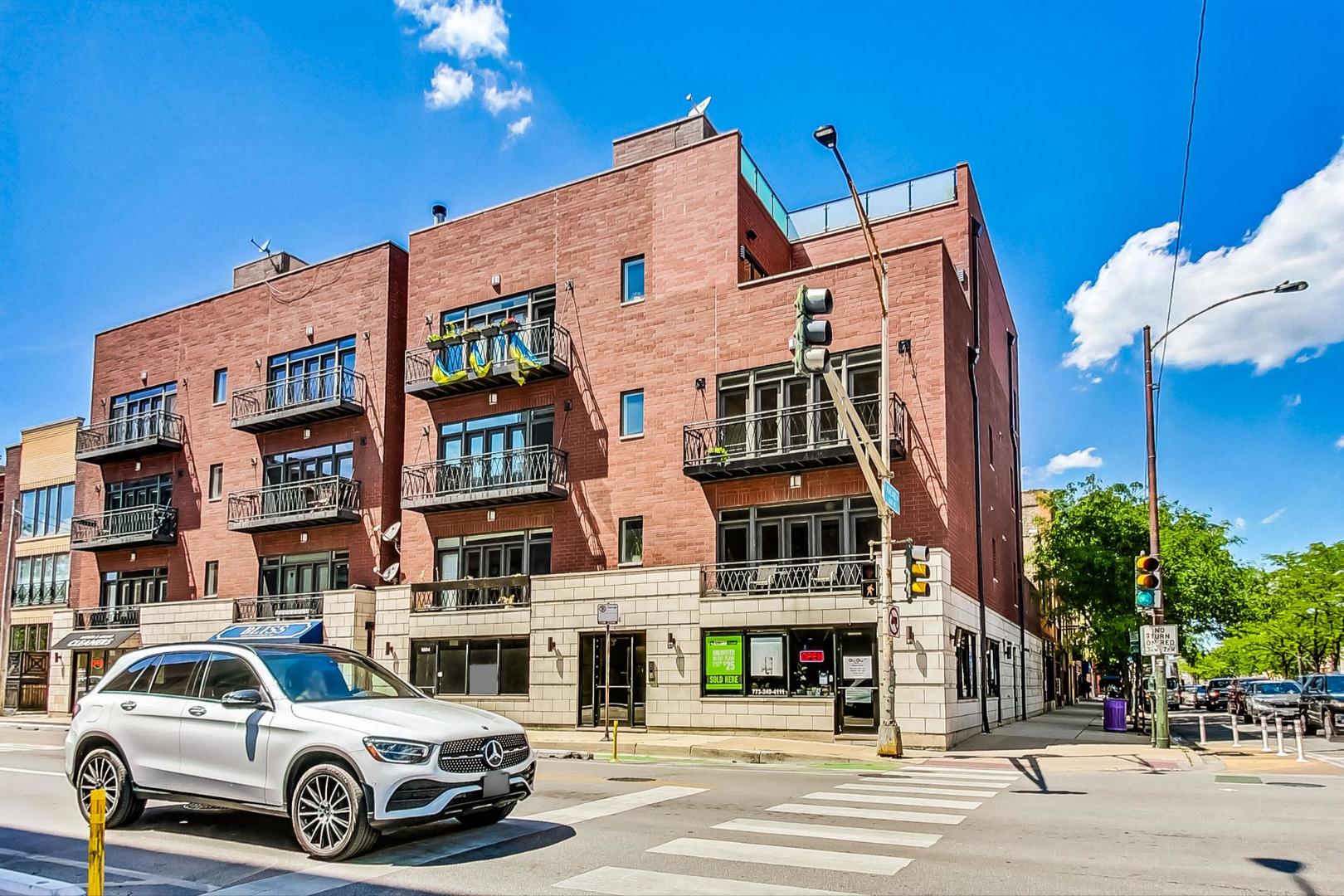 1604 W Augusta Boulevard Unit: 3E