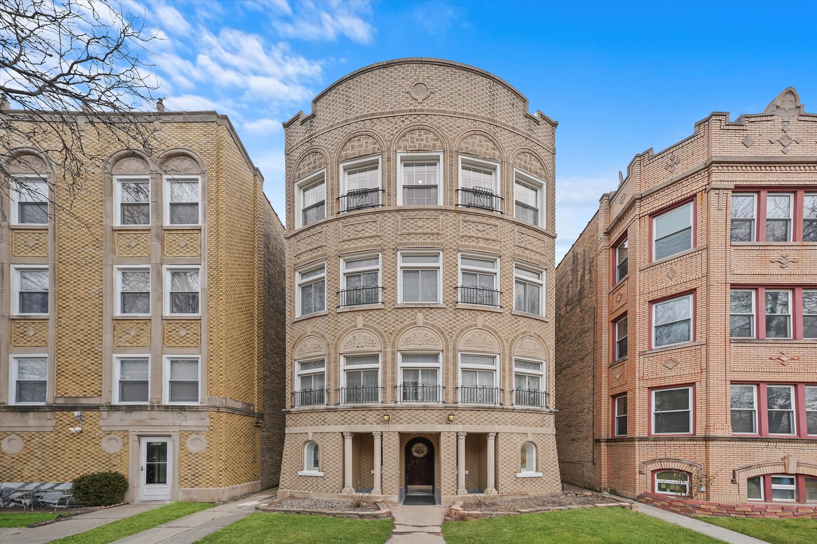 6331 N Washtenaw Avenue Unit: 3