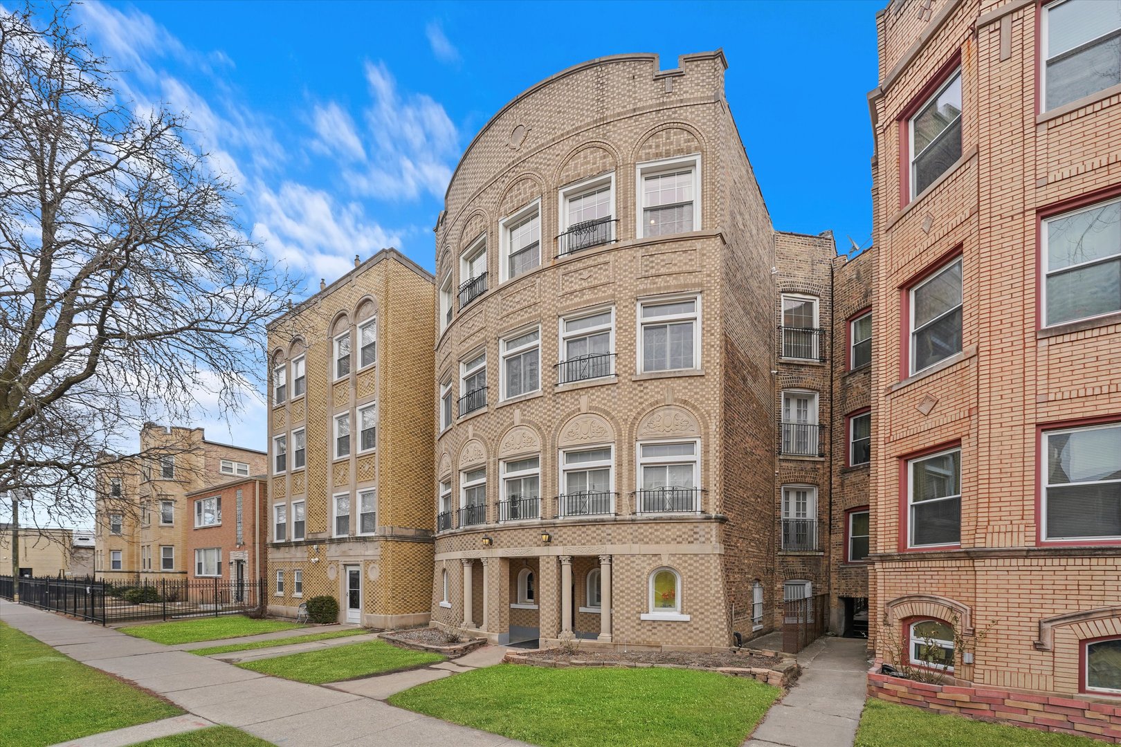 6331 N Washtenaw Avenue Unit: 3