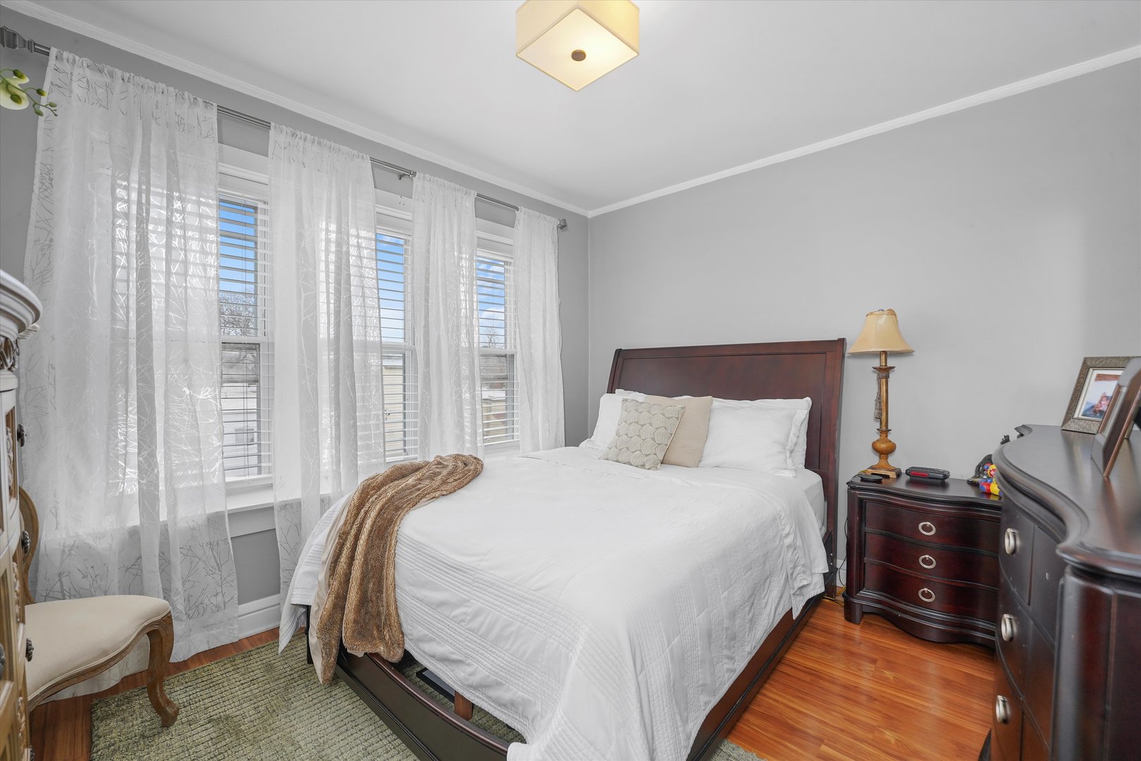 6331 N Washtenaw Avenue Unit: 3