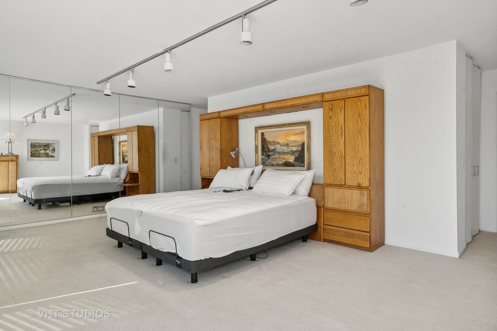 1555 N Astor Street Unit: 27W