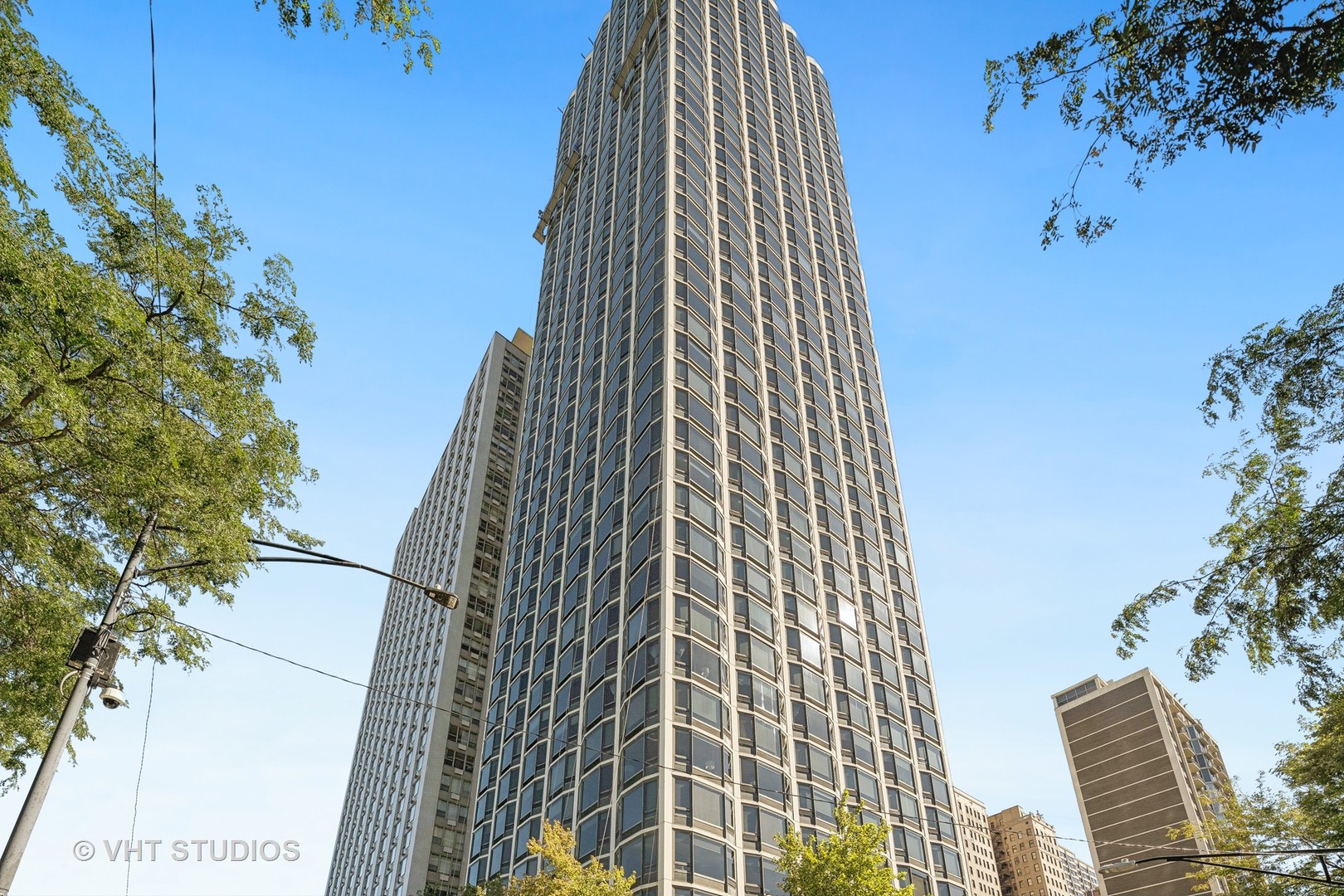 1555 N Astor Street Unit: 27W