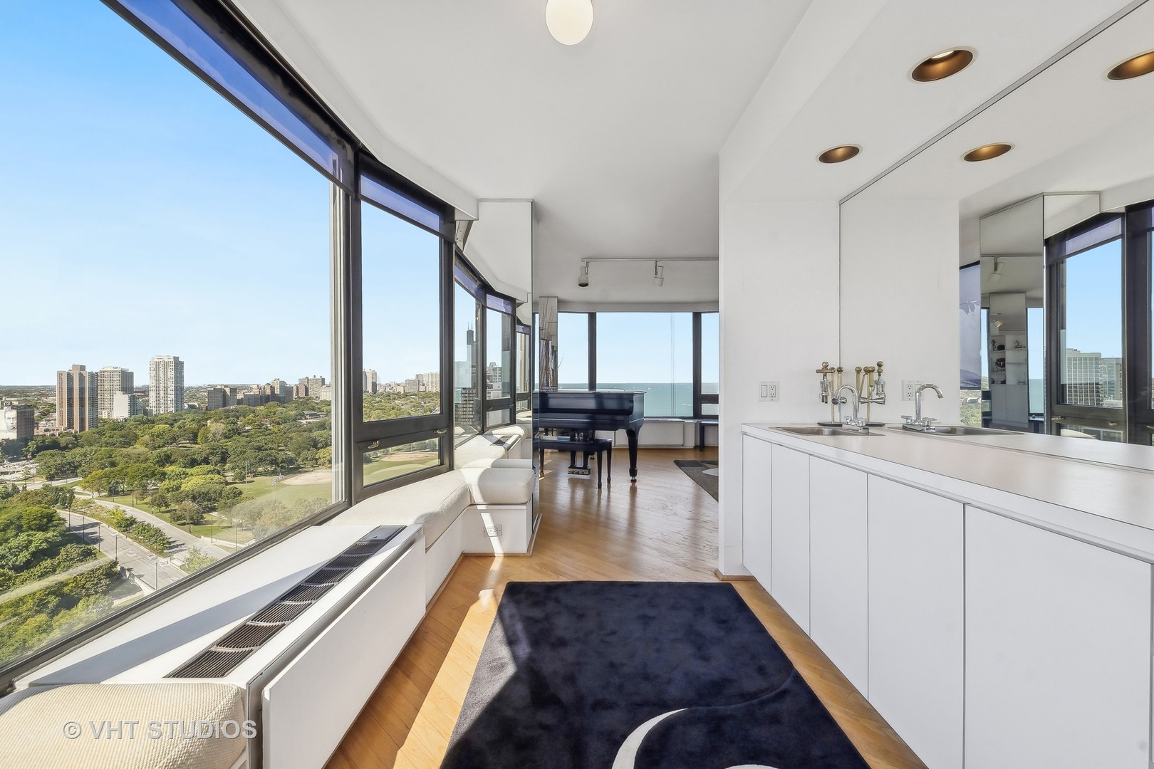 1555 N Astor Street Unit: 27W
