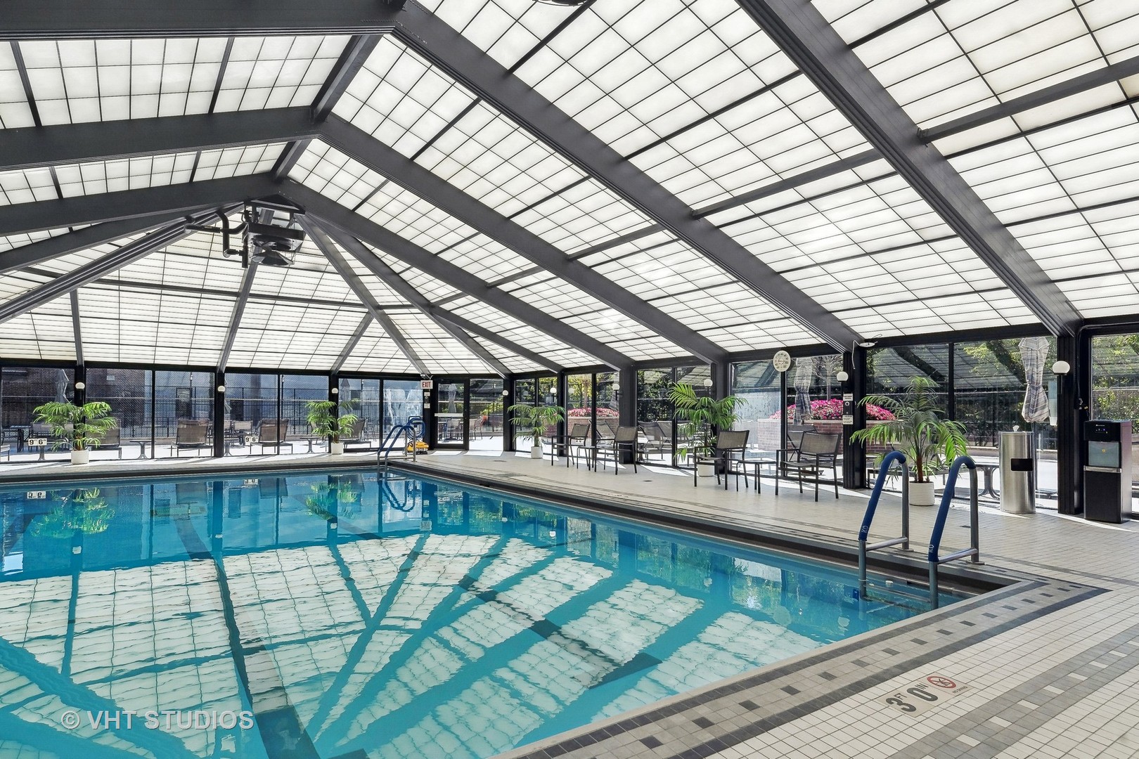 1555 N Astor Street Unit: 27W