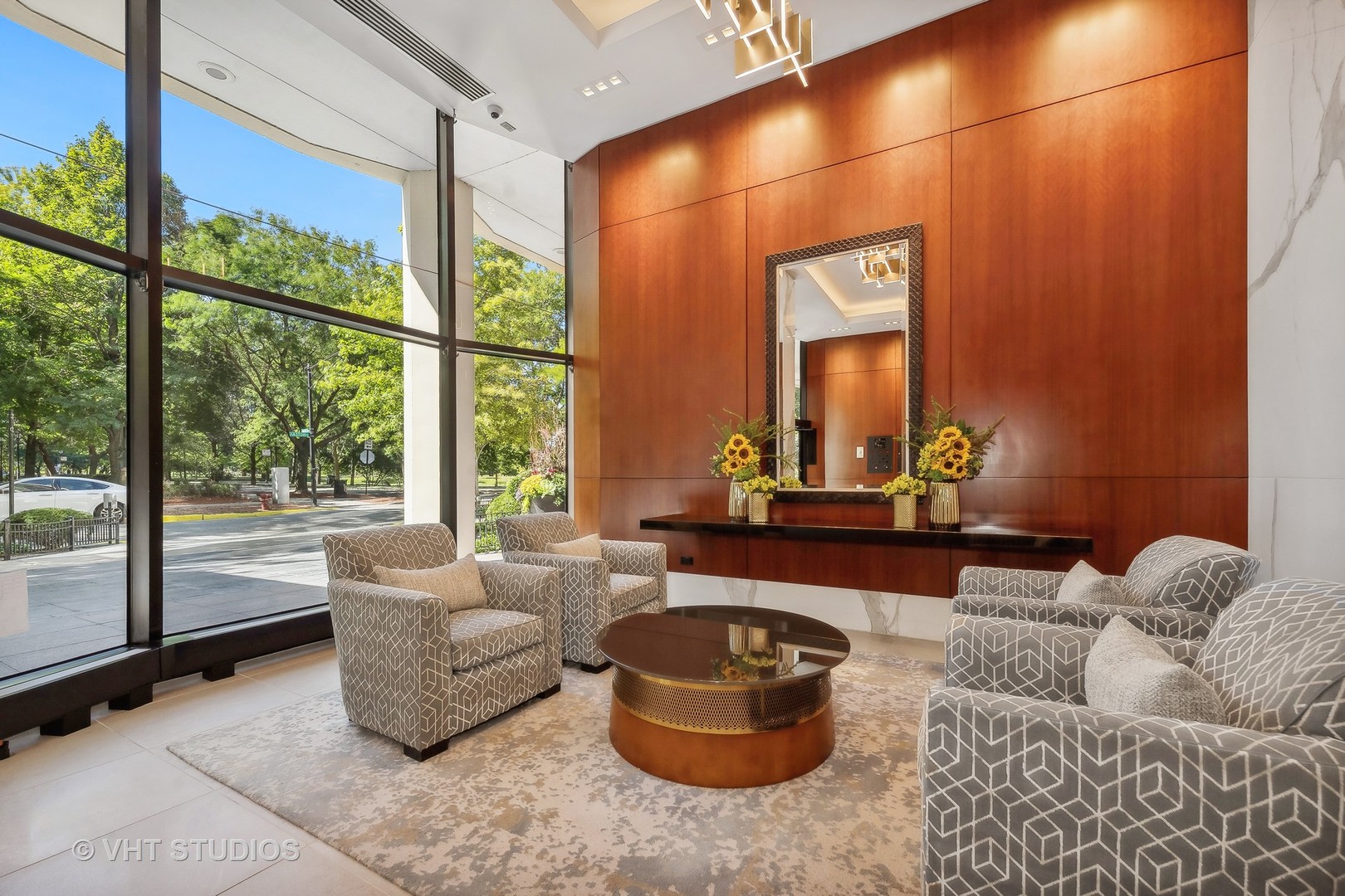 1555 N Astor Street Unit: 27W