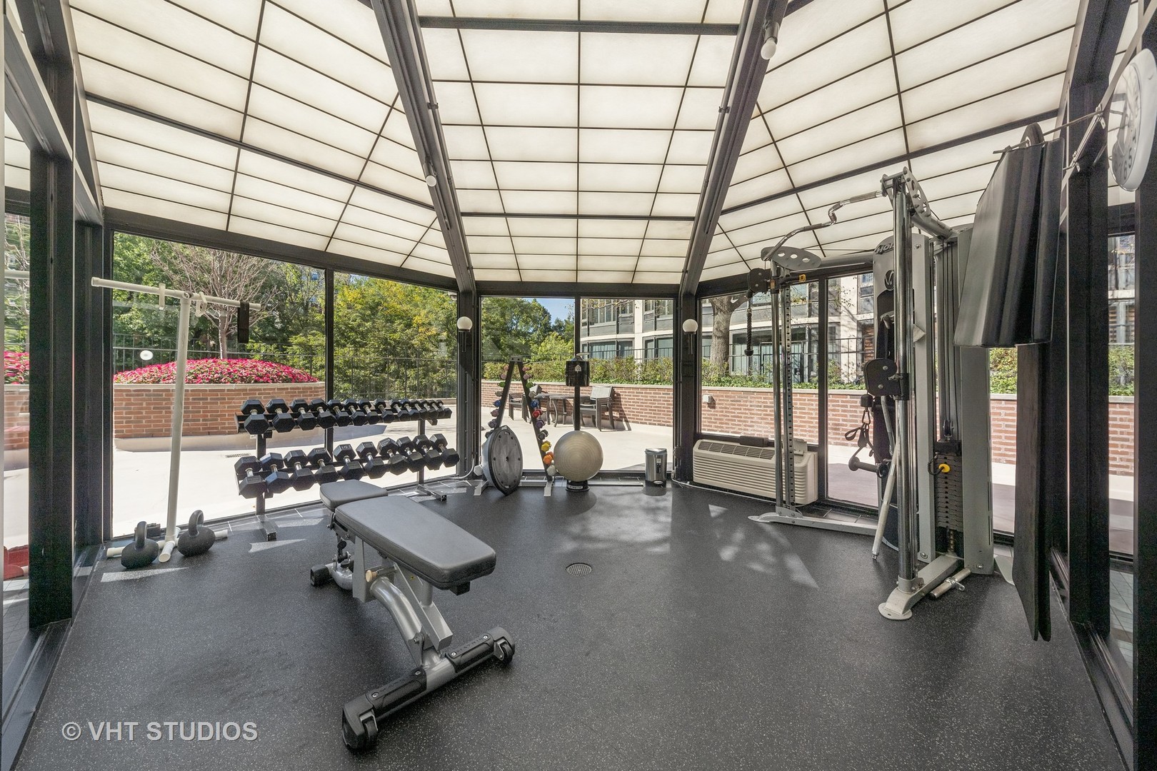 1555 N Astor Street Unit: 27W