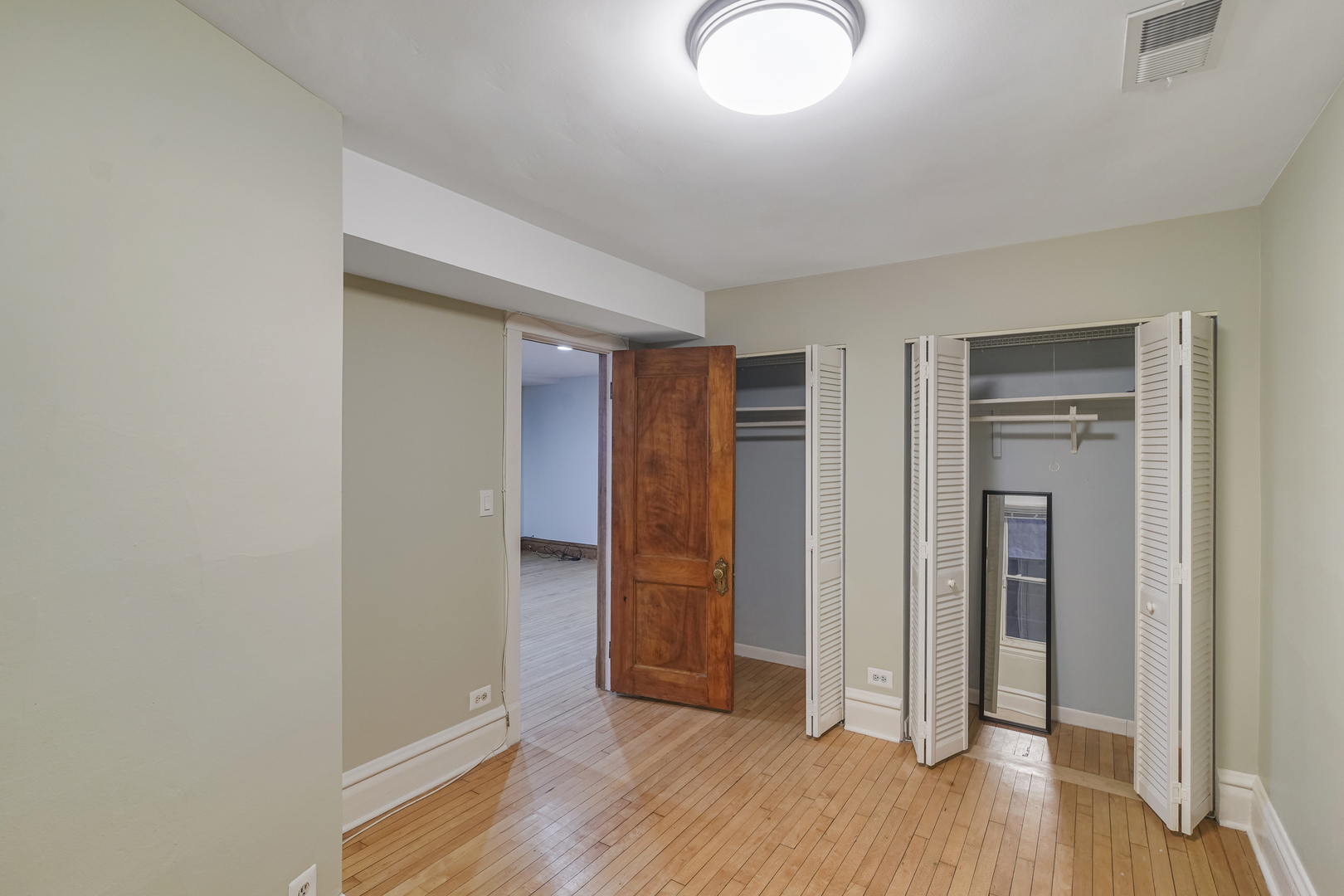 434 W OAKDALE Avenue Unit: G