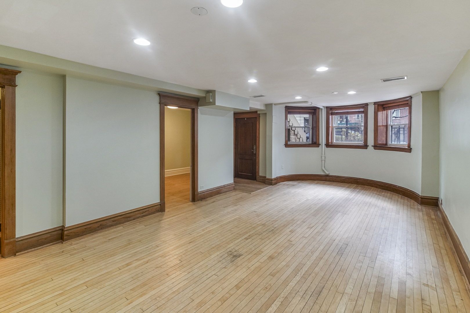 434 W OAKDALE Avenue Unit: G