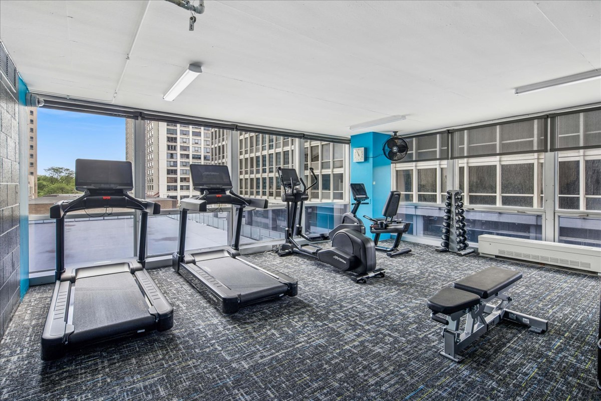 340 W Diversey Parkway Unit: 2016