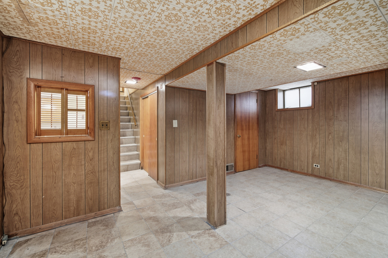 5724 N Avondale Avenue