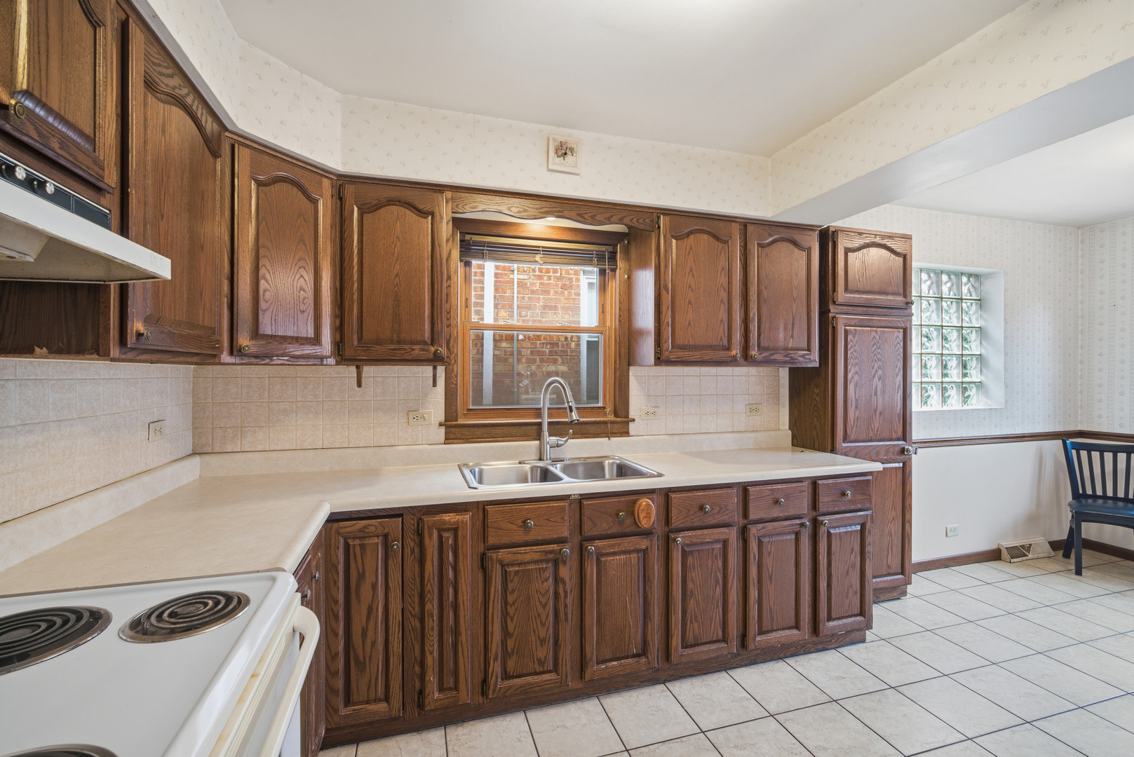 5724 N Avondale Avenue