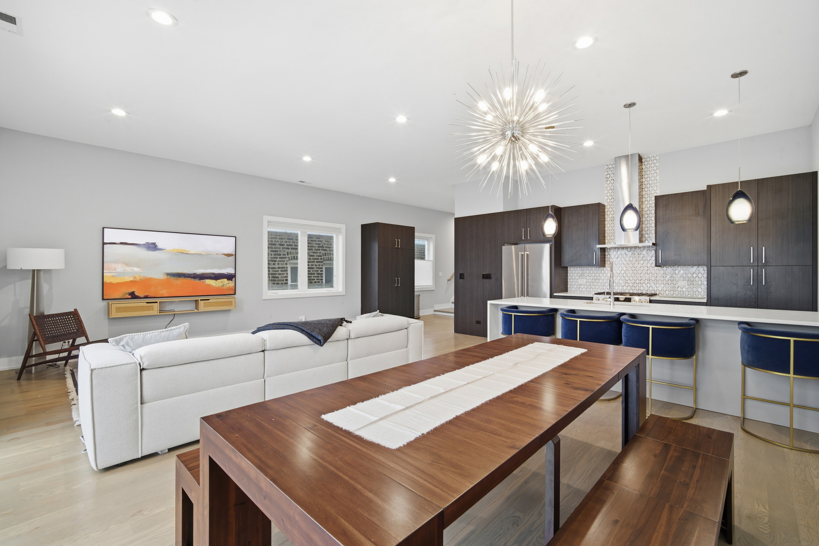 725 W 17th Street Unit: 3