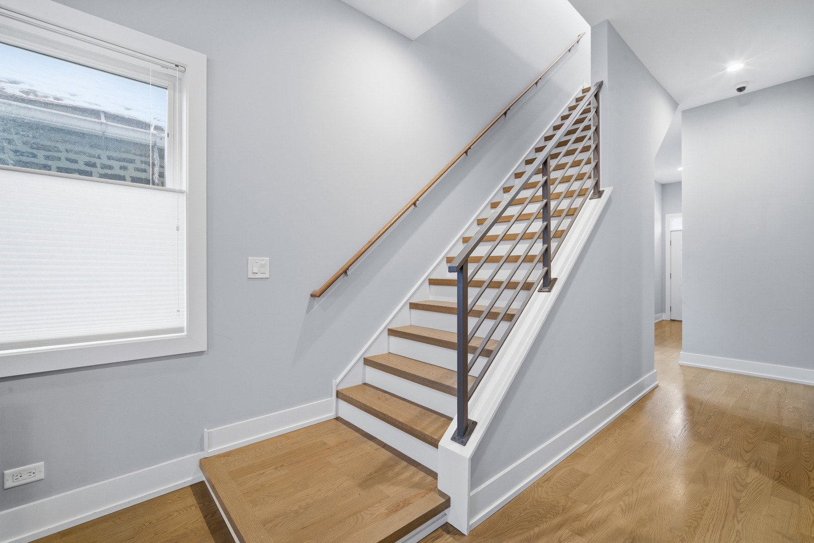 725 W 17th Street Unit: 3