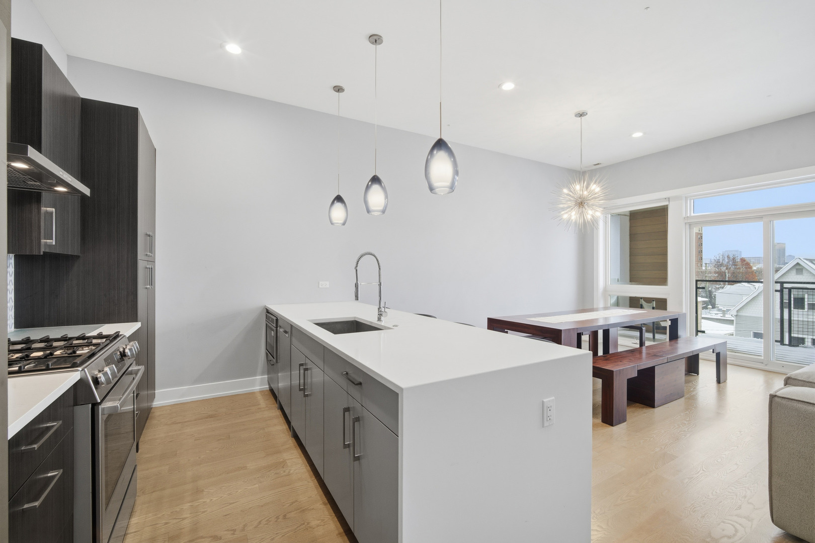 725 W 17th Street Unit: 3